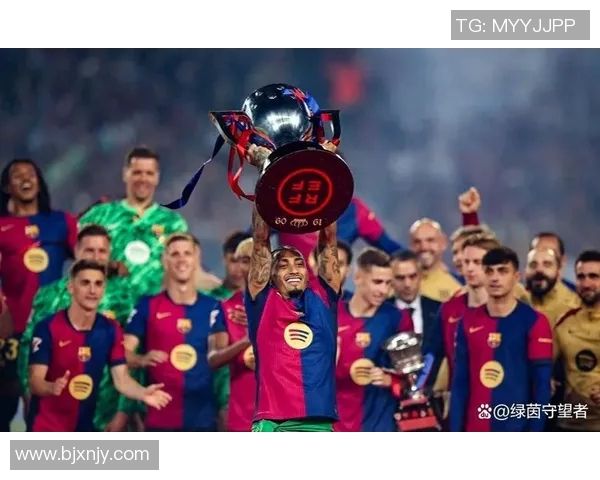 尤文图斯与巴萨激战正酣双方争夺胜利的精彩瞬间回顾