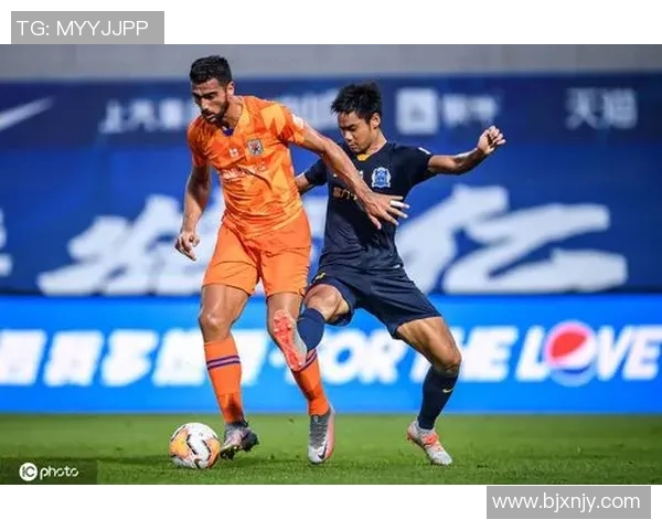 广州富力与鲁能精彩对决集锦回顾展现足球魅力与激情瞬间 广州富力与鲁能精彩对决集锦回顾展现足球魅力与激情瞬间