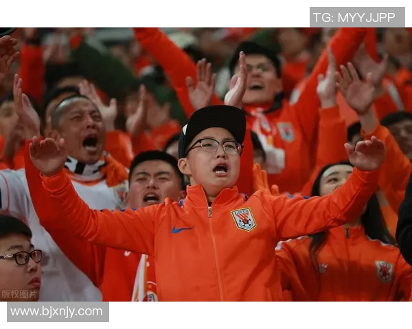 卡塔尔与吉尔吉斯激战正酣足球盛宴引发球迷热情高涨 卡塔尔与吉尔吉斯激战正酣足球盛宴引发球迷热情高涨